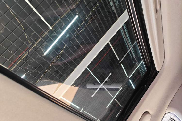 Used Kia KX Cross 2019 1.6L Automatic Dynamic Sunroof Version China VI Headliner