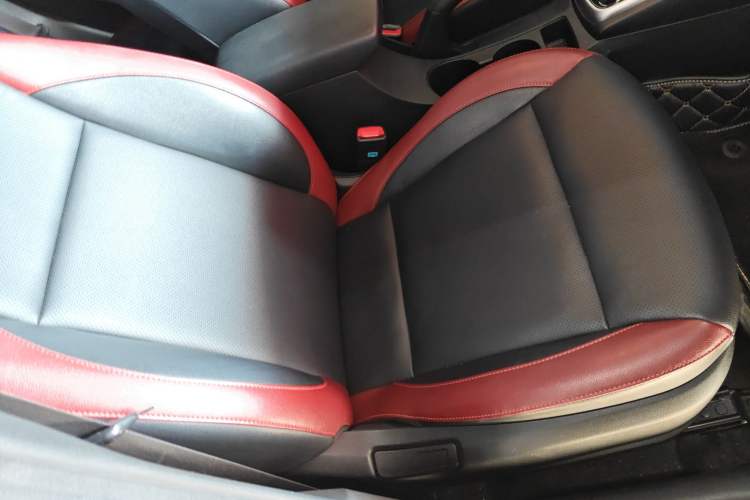 Used Kia KX Cross 2019 1.6L Automatic Dynamic Sunroof Version China VI Right Front Seat