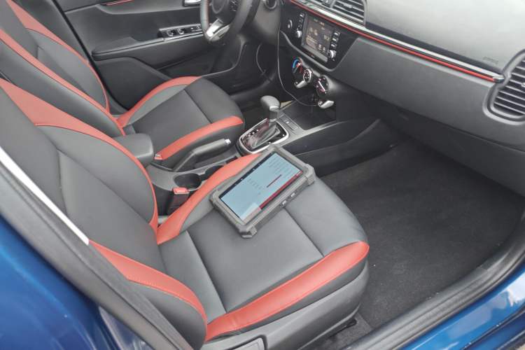 Used Kia KX Cross 2019 1.6L Automatic Dynamic Sunroof Version China VI Right Front Seat