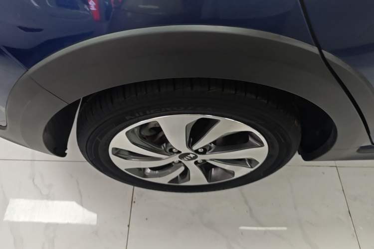 Used Kia KX Cross 2019 1.6L Automatic Dynamic Sunroof Version China VI Right Rear Wheel Hub