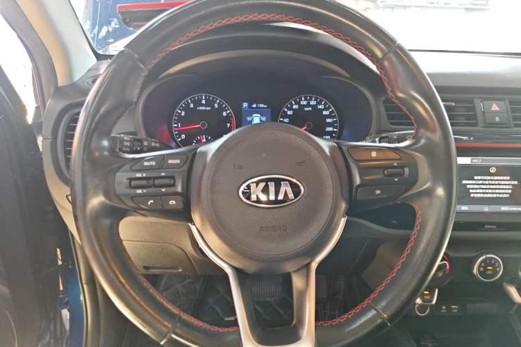Used Kia KX Cross 2019 1.6L Automatic Dynamic Sunroof Version China VI Steering Wheel