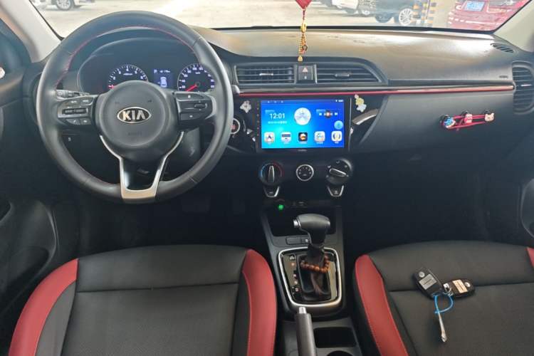 Used Kia KX Cross 2019 1.6L Automatic Dynamic Sunroof Version China VI Center Console