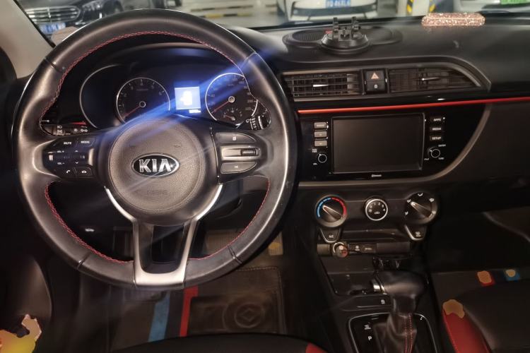 Used Kia KX Cross 2019 1.6L Automatic Dynamic Sunroof Version China VI Center Console