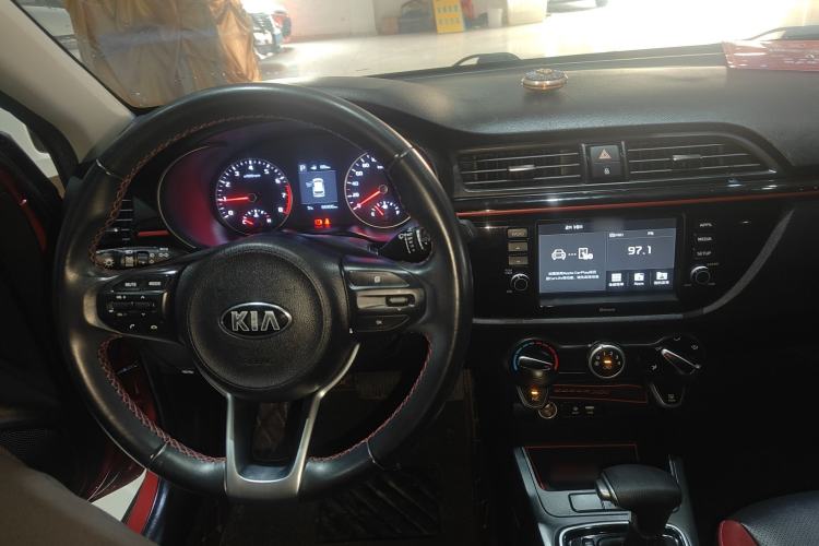 Used Kia KX Cross 2019 1.6L Automatic Dynamic Sunroof Version China VI Center Console