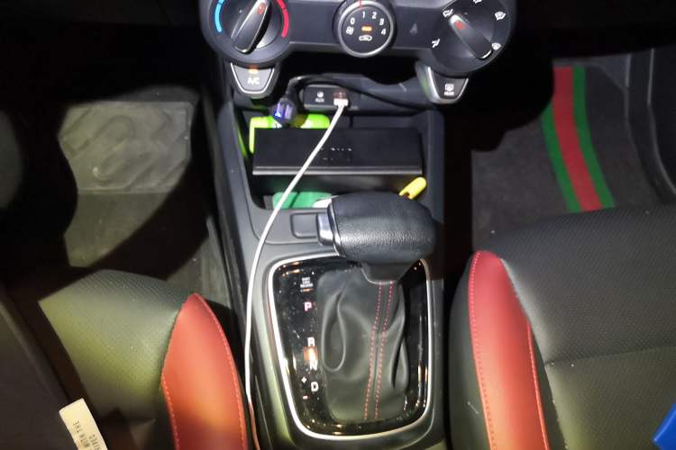 Used Kia KX Cross 2019 1.6L Automatic Dynamic Sunroof Version China VI Gear Lever
