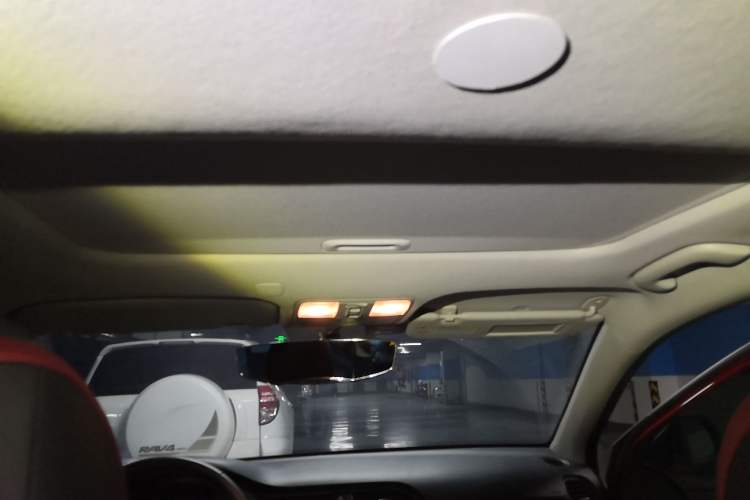 Used Kia KX Cross 2019 1.6L Automatic Dynamic Sunroof Version China VI Headliner