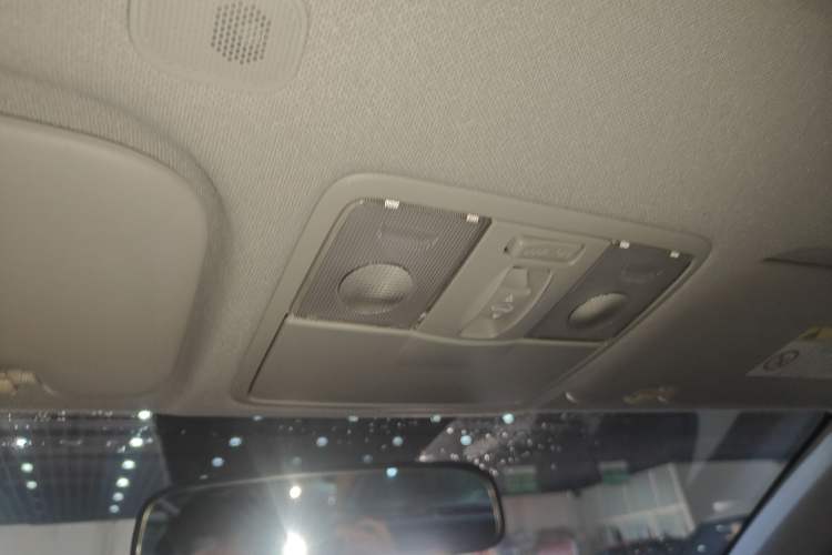 Used Kia KX Cross 2019 1.6L Automatic Dynamic Sunroof Version China VI Headliner