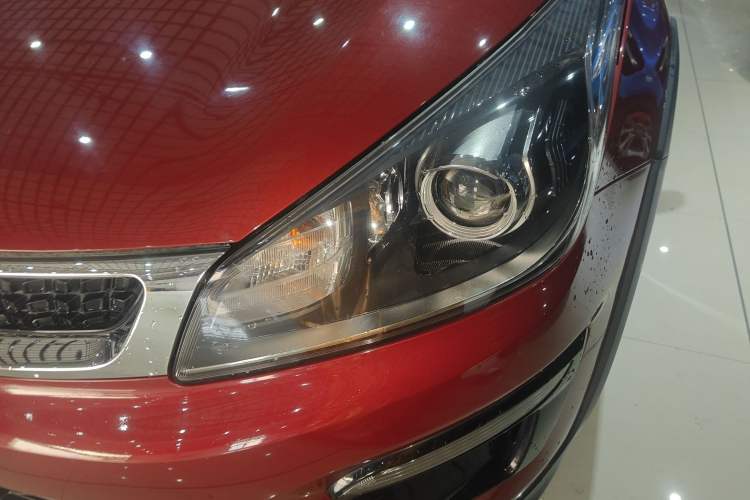 Used Kia KX Cross 2019 1.6L Automatic Dynamic Sunroof Version China VI Left Front Headlight