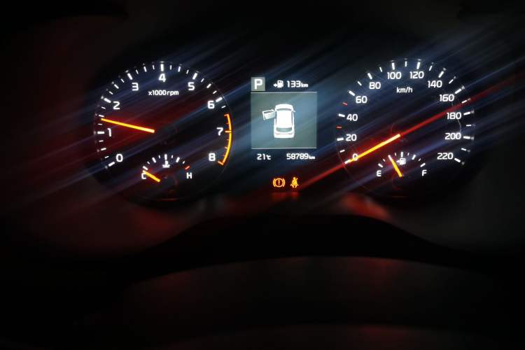 Used Kia KX Cross 2019 1.6L Automatic Dynamic Sunroof Version China VI Odometer Close Up