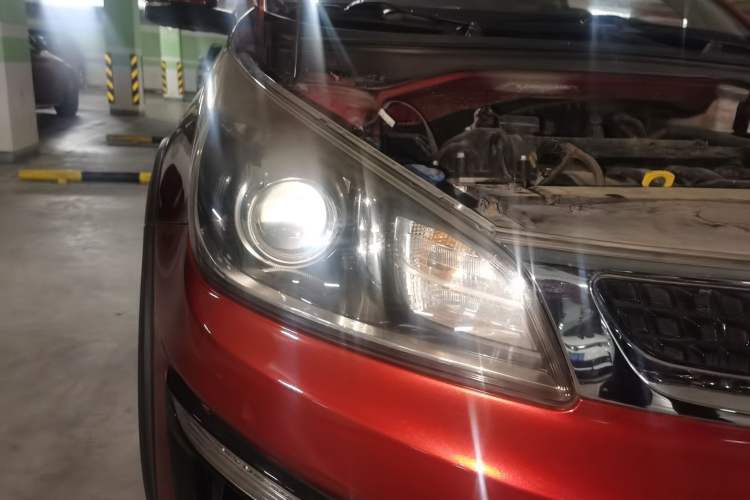 Used Kia KX Cross 2019 1.6L Automatic Dynamic Sunroof Version China VI Right Front Headlight