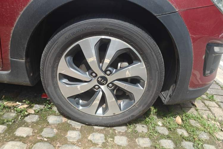 Used Kia KX Cross 2019 1.6L Automatic Dynamic Sunroof Version China VI Right Front Wheel Hub