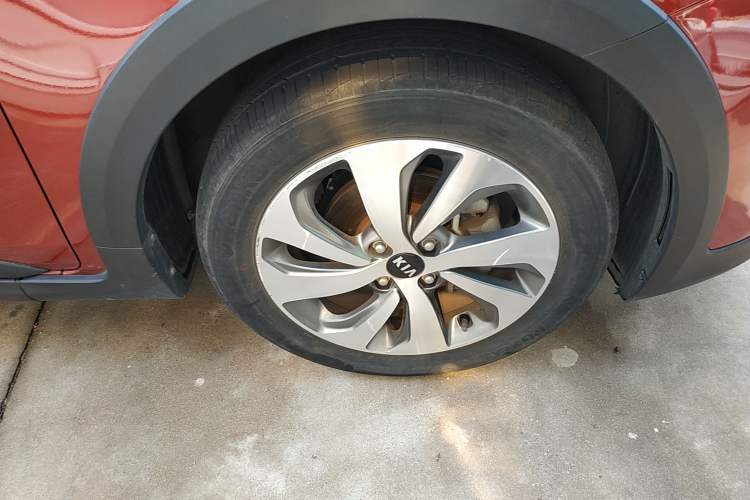 Used Kia KX Cross 2019 1.6L Automatic Dynamic Sunroof Version China VI Right Front Wheel Hub