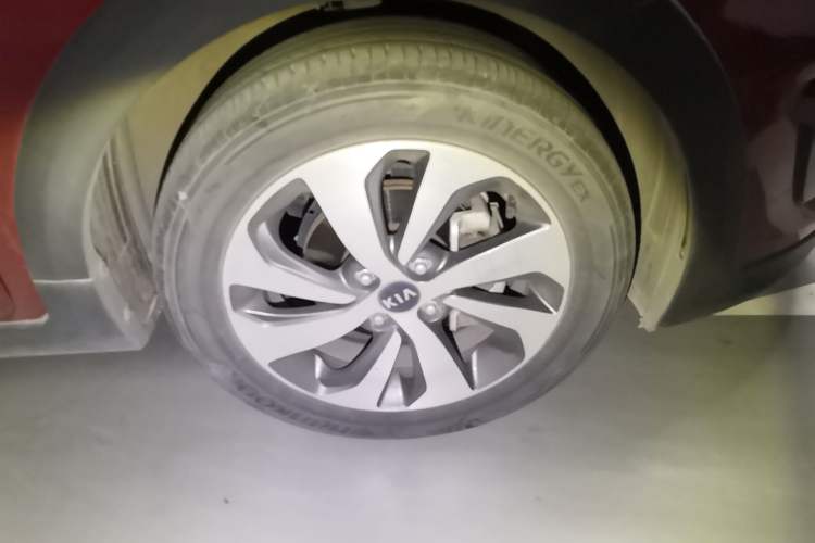 Used Kia KX Cross 2019 1.6L Automatic Dynamic Sunroof Version China VI Right Front Wheel Hub