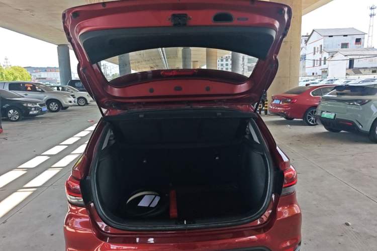 Used Kia KX Cross 2019 1.6L Automatic Dynamic Sunroof Version China VI Trunk