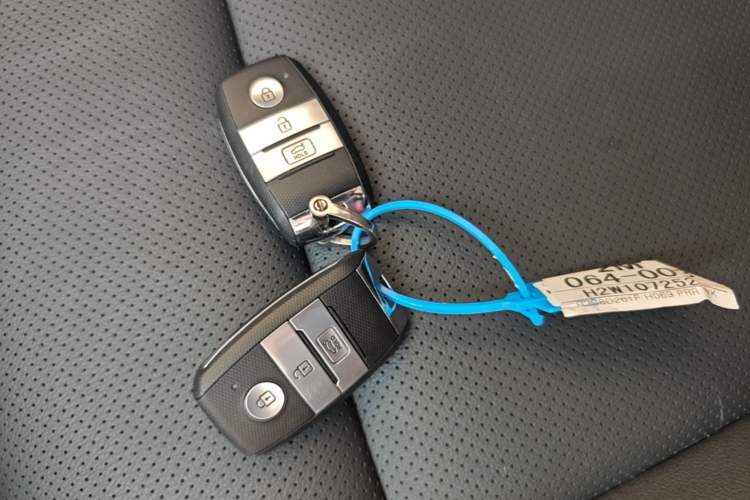 Used Kia KX Cross 2019 1.6L Automatic Dynamic Sunroof Version China VI Vehicle Key