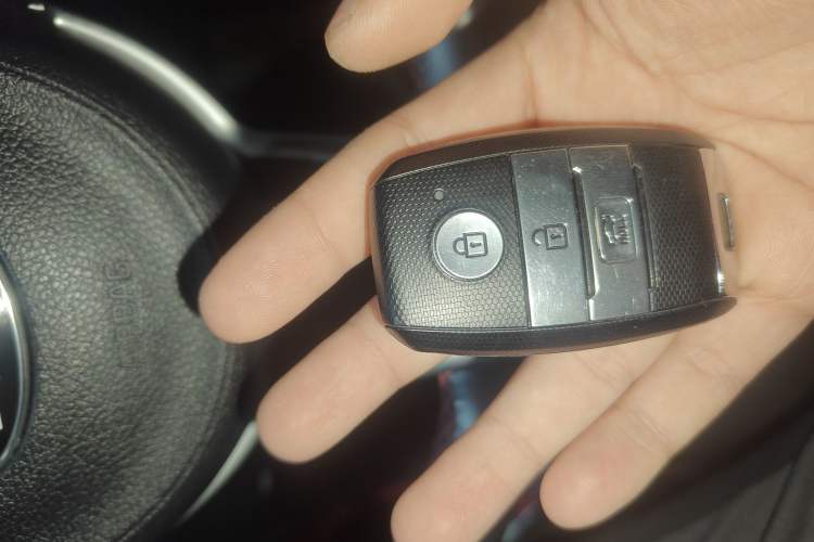 Used Kia KX Cross 2019 1.6L Automatic Dynamic Sunroof Version China VI Vehicle Key