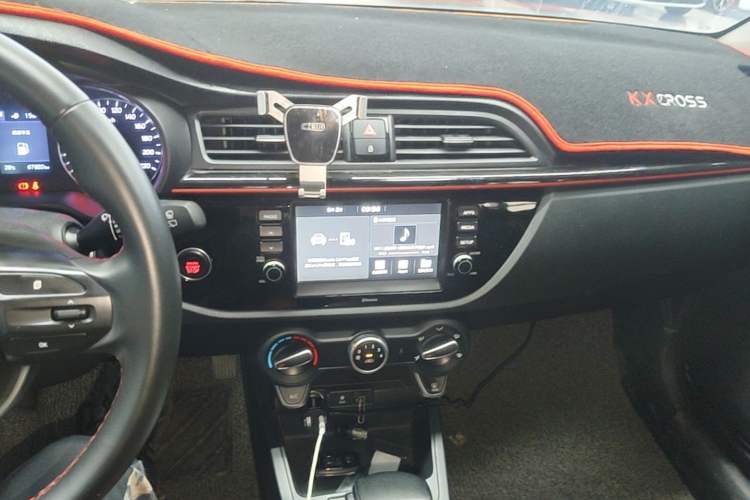 Used Kia KX Cross 2019 1.6L Automatic Dynamic Sunroof Version China VI Audio And AC Panel