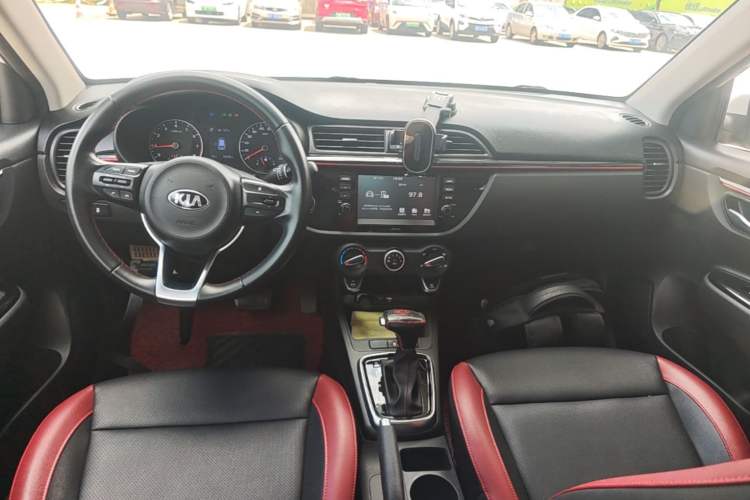 Used Kia KX Cross 2019 1.6L Automatic Dynamic Sunroof Version China VI Center Console