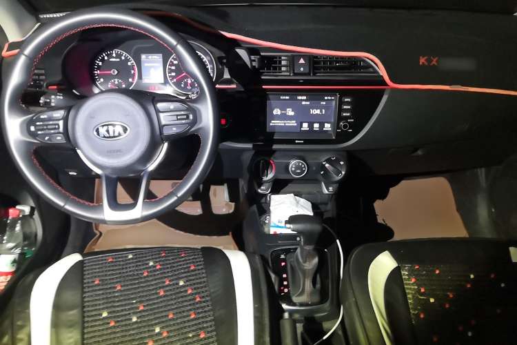 Used Kia KX Cross 2019 1.6L Automatic Dynamic Sunroof Version China VI Center Console