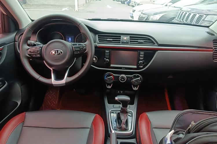 Used Kia KX Cross 2019 1.6L Automatic Dynamic Sunroof Version China VI Center Console