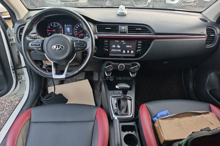 Used Kia KX Cross 2019 1.6L Automatic Dynamic Sunroof Version China VI Center Console