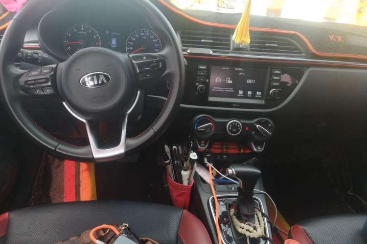 Used Kia KX Cross 2019 1.6L Automatic Dynamic Sunroof Version China VI Center Console