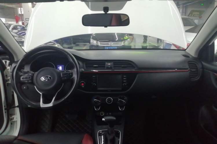 Used Kia KX Cross 2019 1.6L Automatic Dynamic Sunroof Version China VI Center Console