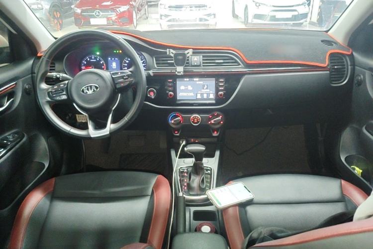 Used Kia KX Cross 2019 1.6L Automatic Dynamic Sunroof Version China VI Center Console