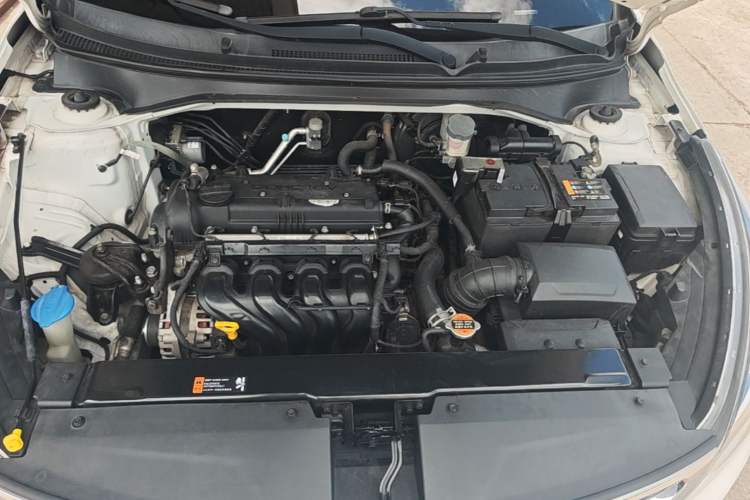 Used Kia KX Cross 2019 1.6L Automatic Dynamic Sunroof Version China VI Engine Bay