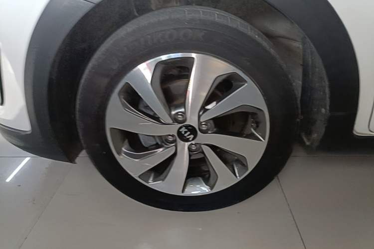 Used Kia KX Cross 2019 1.6L Automatic Dynamic Sunroof Version China VI Exterior 4