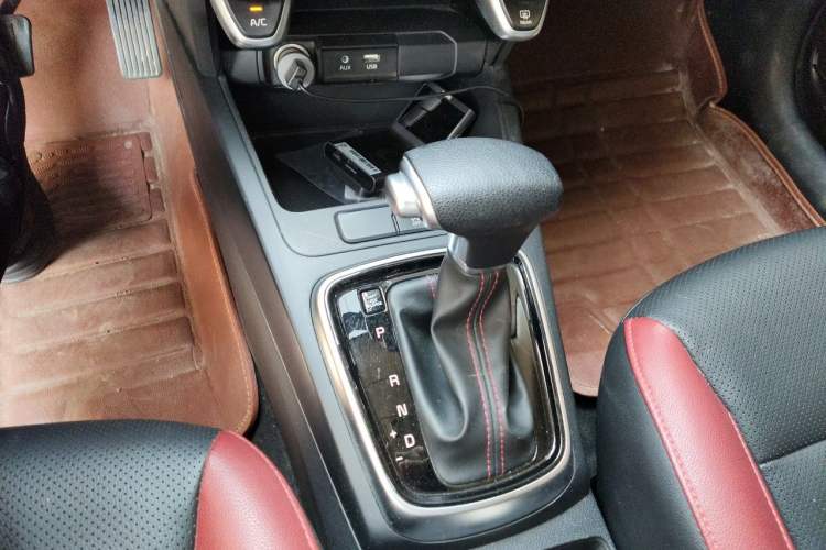 Used Kia KX Cross 2019 1.6L Automatic Dynamic Sunroof Version China VI Gear Lever