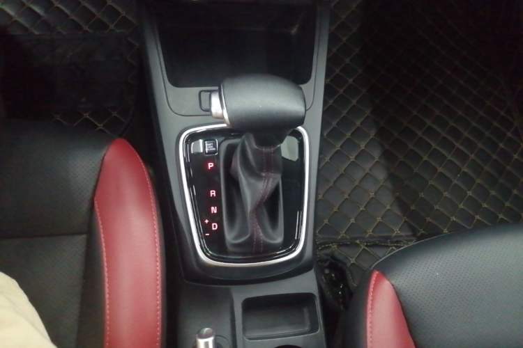 Used Kia KX Cross 2019 1.6L Automatic Dynamic Sunroof Version China VI Gear Lever