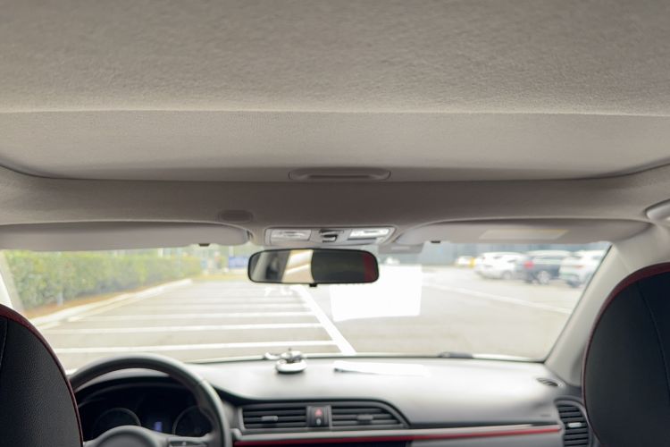 Used Kia KX Cross 2019 1.6L Automatic Dynamic Sunroof Version China VI Headliner
