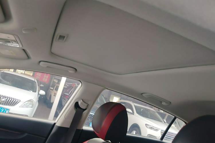 Used Kia KX Cross 2019 1.6L Automatic Dynamic Sunroof Version China VI Headliner