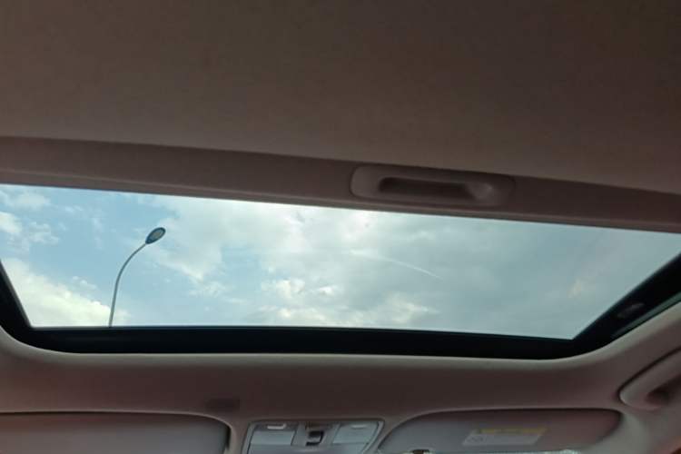 Used Kia KX Cross 2019 1.6L Automatic Dynamic Sunroof Version China VI Headliner