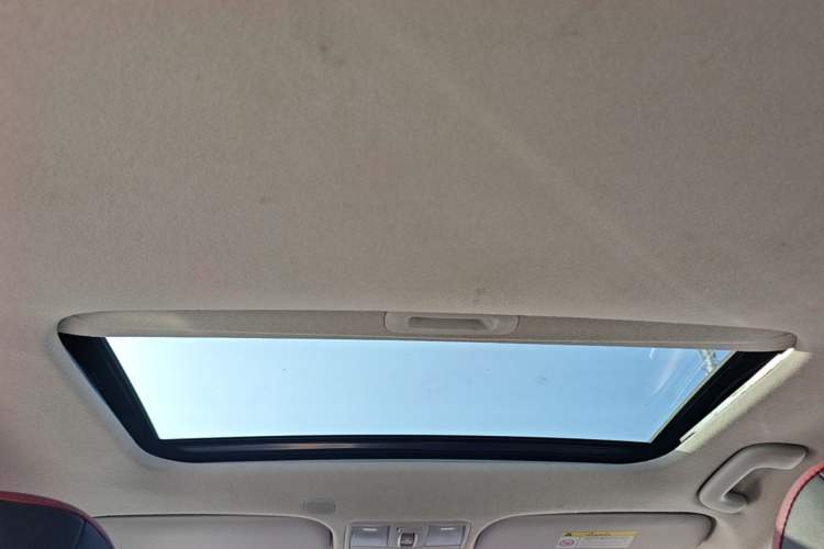 Used Kia KX Cross 2019 1.6L Automatic Dynamic Sunroof Version China VI Headliner