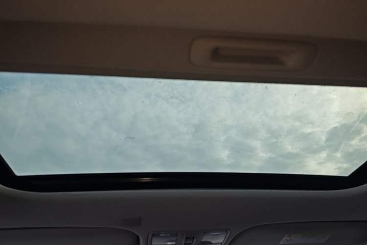 Used Kia KX Cross 2019 1.6L Automatic Dynamic Sunroof Version China VI Headliner
