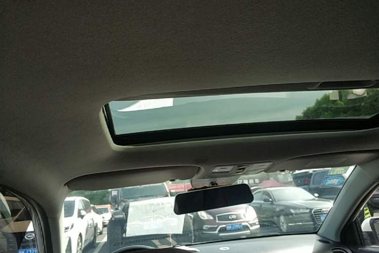 Used Kia KX Cross 2019 1.6L Automatic Dynamic Sunroof Version China VI Headliner