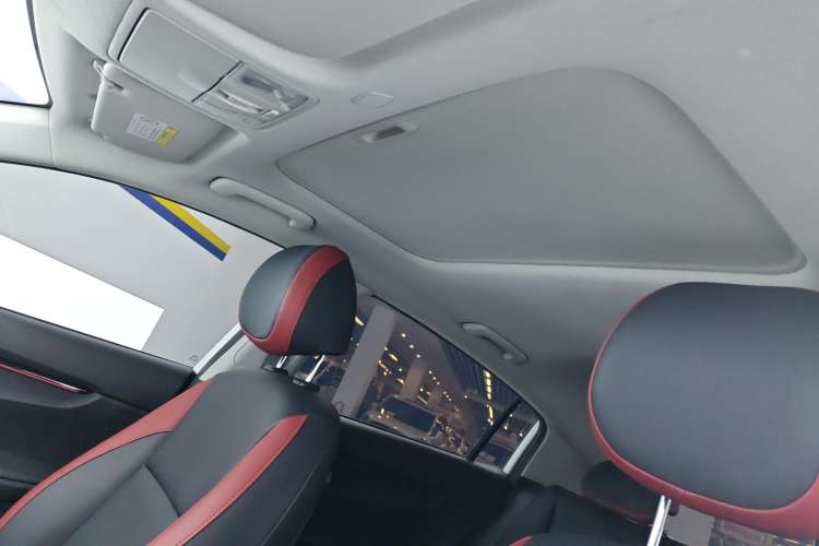 Used Kia KX Cross 2019 1.6L Automatic Dynamic Sunroof Version China VI Headliner
