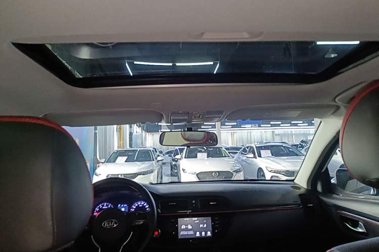 Used Kia KX Cross 2019 1.6L Automatic Dynamic Sunroof Version China VI Headliner