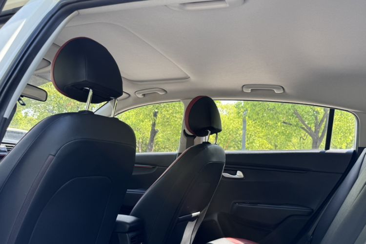 Used Kia KX Cross 2019 1.6L Automatic Dynamic Sunroof Version China VI Headliner