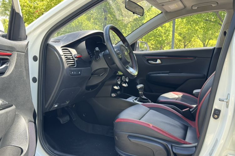 Used Kia KX Cross 2019 1.6L Automatic Dynamic Sunroof Version China VI Interior 2