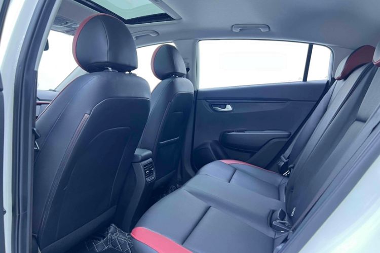 Used Kia KX Cross 2019 1.6L Automatic Dynamic Sunroof Version China VI Interior 3