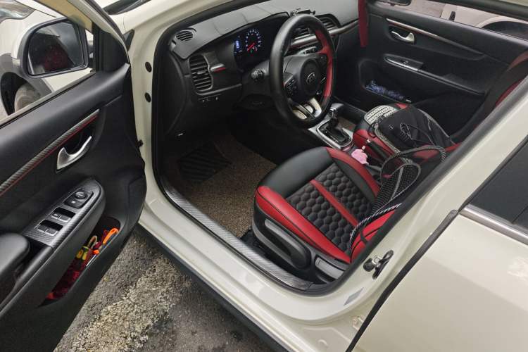 Used Kia KX Cross 2019 1.6L Automatic Dynamic Sunroof Version China VI Interior 3