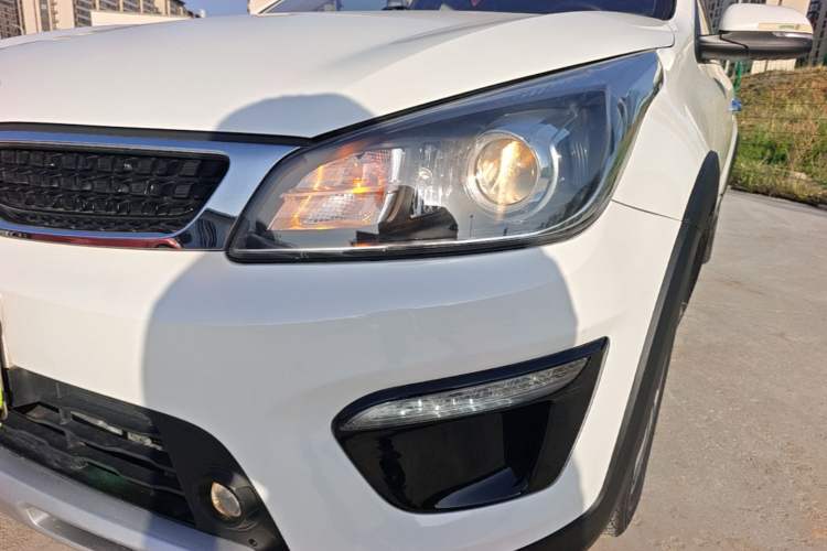 Used Kia KX Cross 2019 1.6L Automatic Dynamic Sunroof Version China VI Left Front Headlight