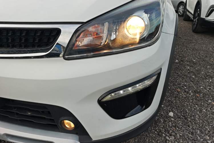 Used Kia KX Cross 2019 1.6L Automatic Dynamic Sunroof Version China VI Left Front Headlight