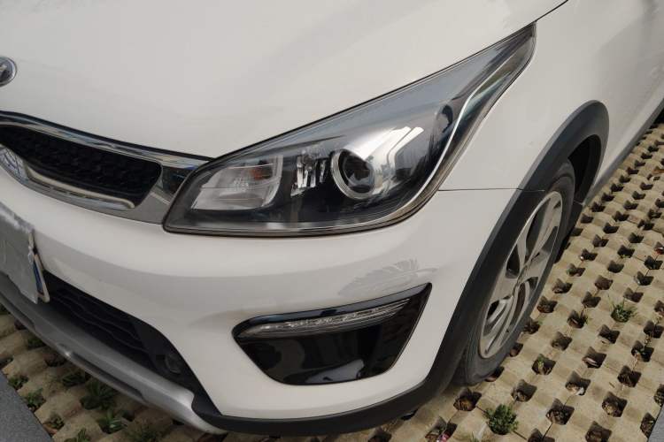 Used Kia KX Cross 2019 1.6L Automatic Dynamic Sunroof Version China VI Left Front Headlight