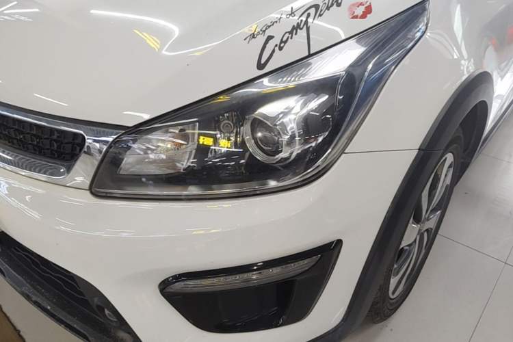 Used Kia KX Cross 2019 1.6L Automatic Dynamic Sunroof Version China VI Left Front Headlight
