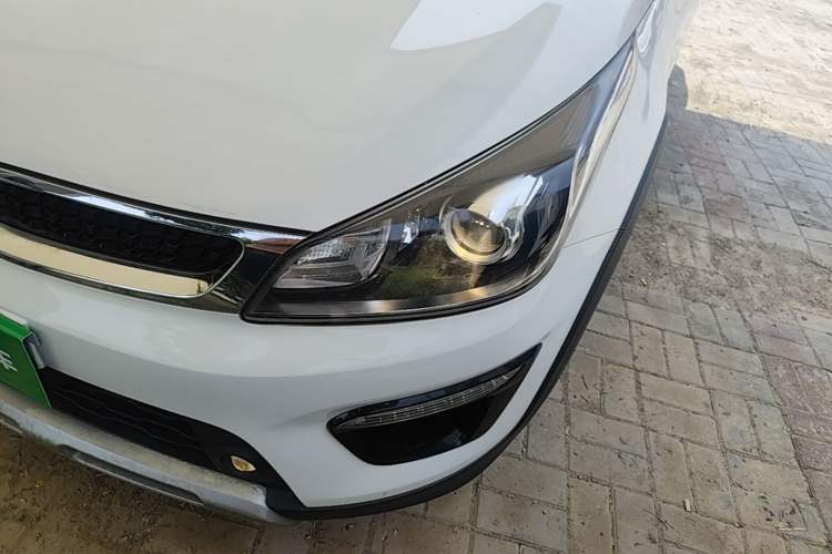 Used Kia KX Cross 2019 1.6L Automatic Dynamic Sunroof Version China VI Left Front Headlight