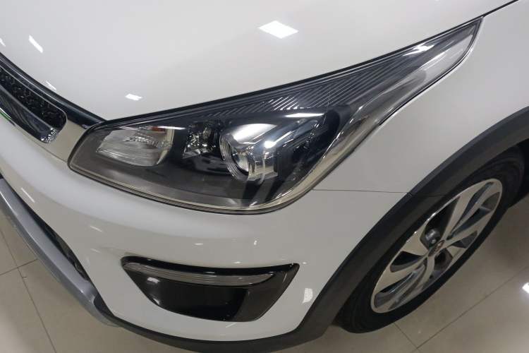 Used Kia KX Cross 2019 1.6L Automatic Dynamic Sunroof Version China VI Left Front Headlight